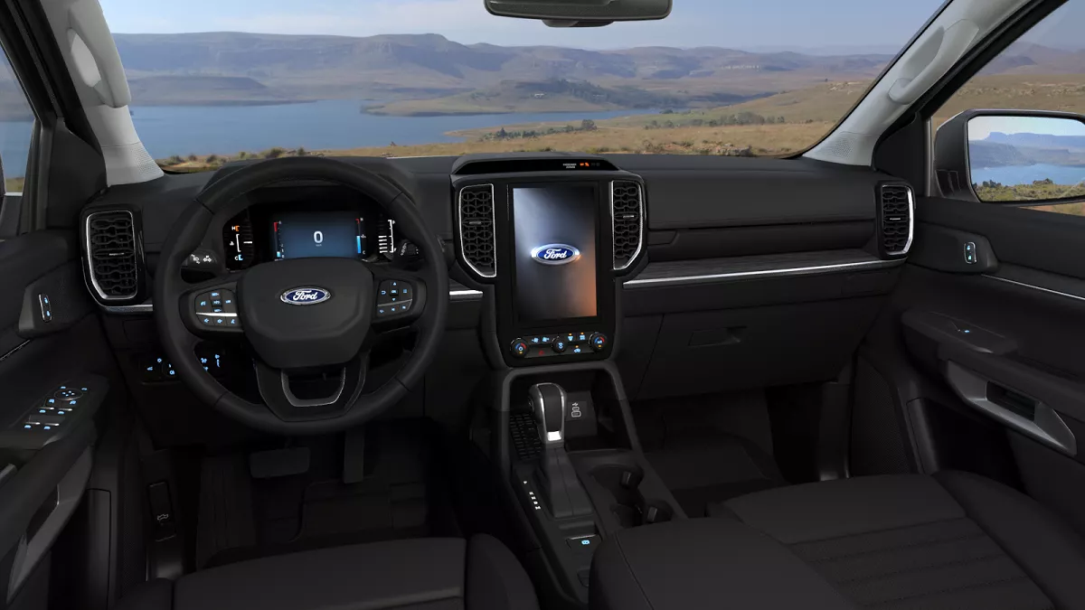 Không gian nội thất Ford Everest Sport Phiên bản Đặc biệt được phủ màu đen chủ đạo.